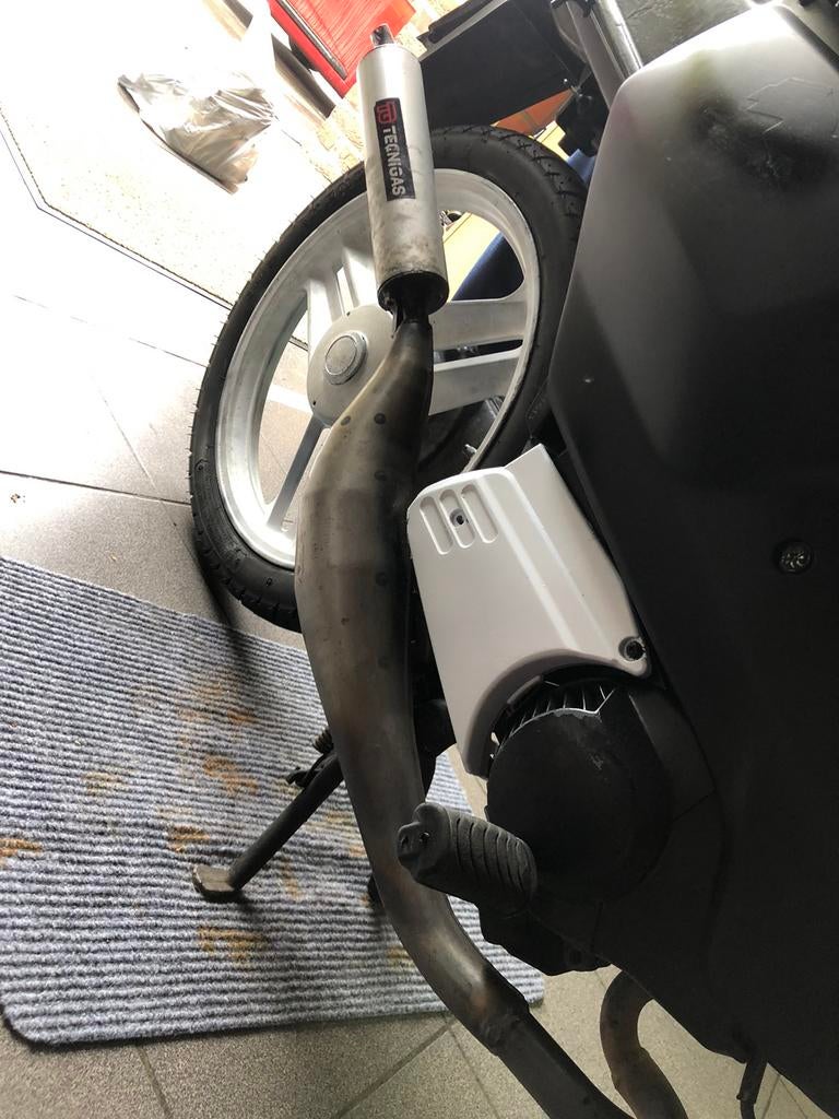 Technigas honda wallaroo uitlaat, Enlèvement, Honda