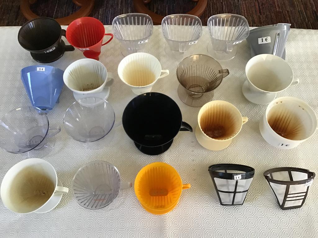 20 porte-filtres à café différents à 1 euro chacun, Maison & Meubles, Cuisine | Vaisselle, Comme neuf, Enlèvement ou Envoi