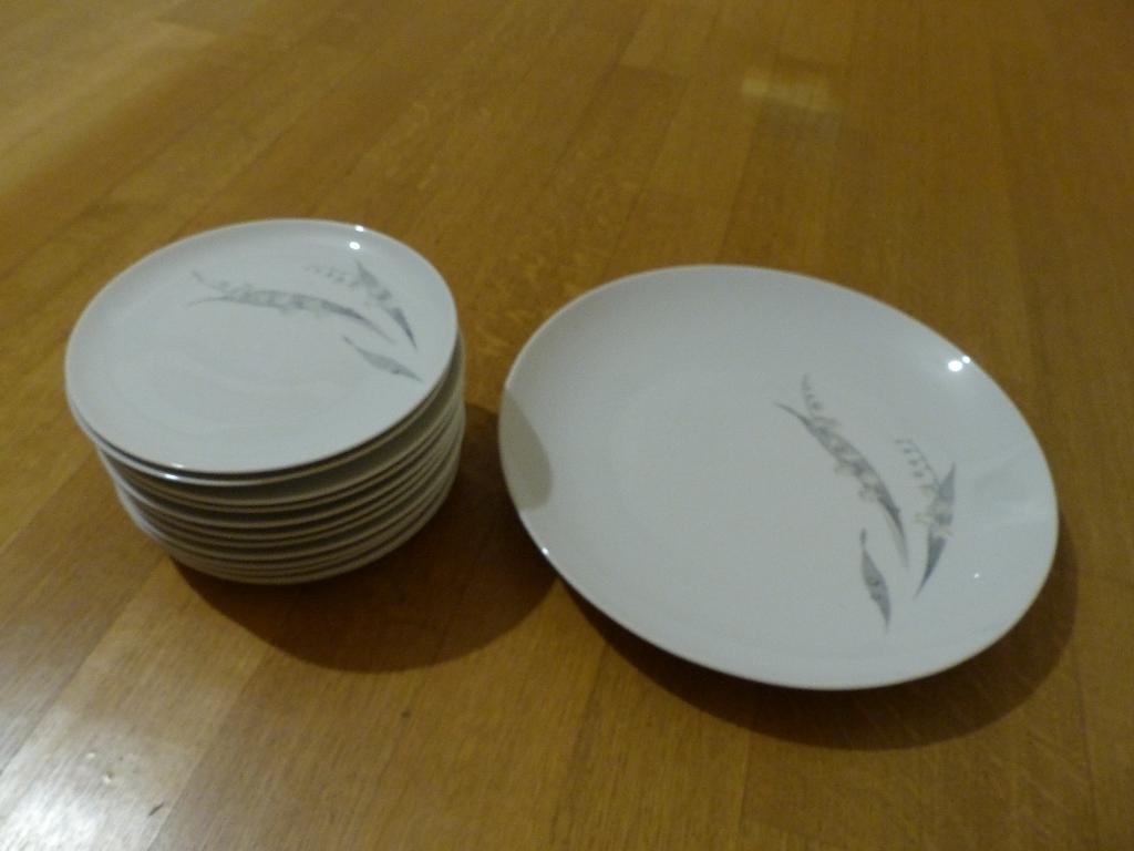 Eschenbach porselein meiklokje gebaksbordjes en gebaksschaal, Enlèvement