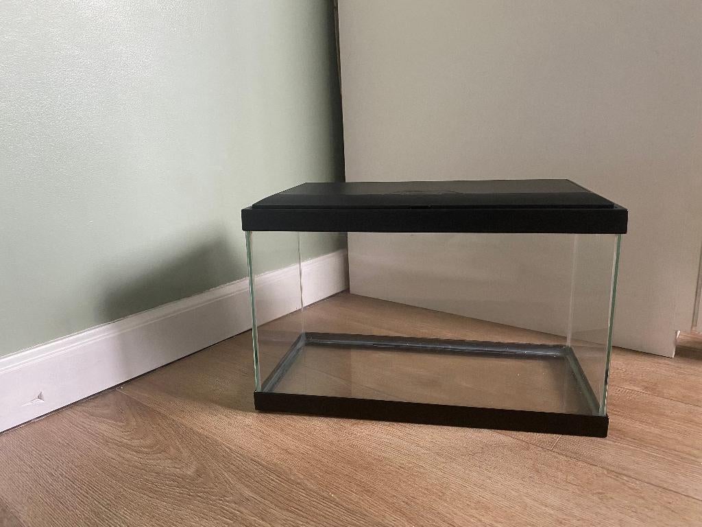 Zwart aquarium van 20 liter - Goede staat, Dieren en Toebehoren, Vissen | Aquaria en Toebehoren, Gebruikt, Leeg aquarium, Ophalen of Verzenden