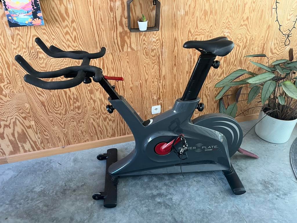 Hometrainer, Sports & Fitness, Appareils de fitness, Jambes, Enlèvement, Utilisé, Vélo d'appartement
