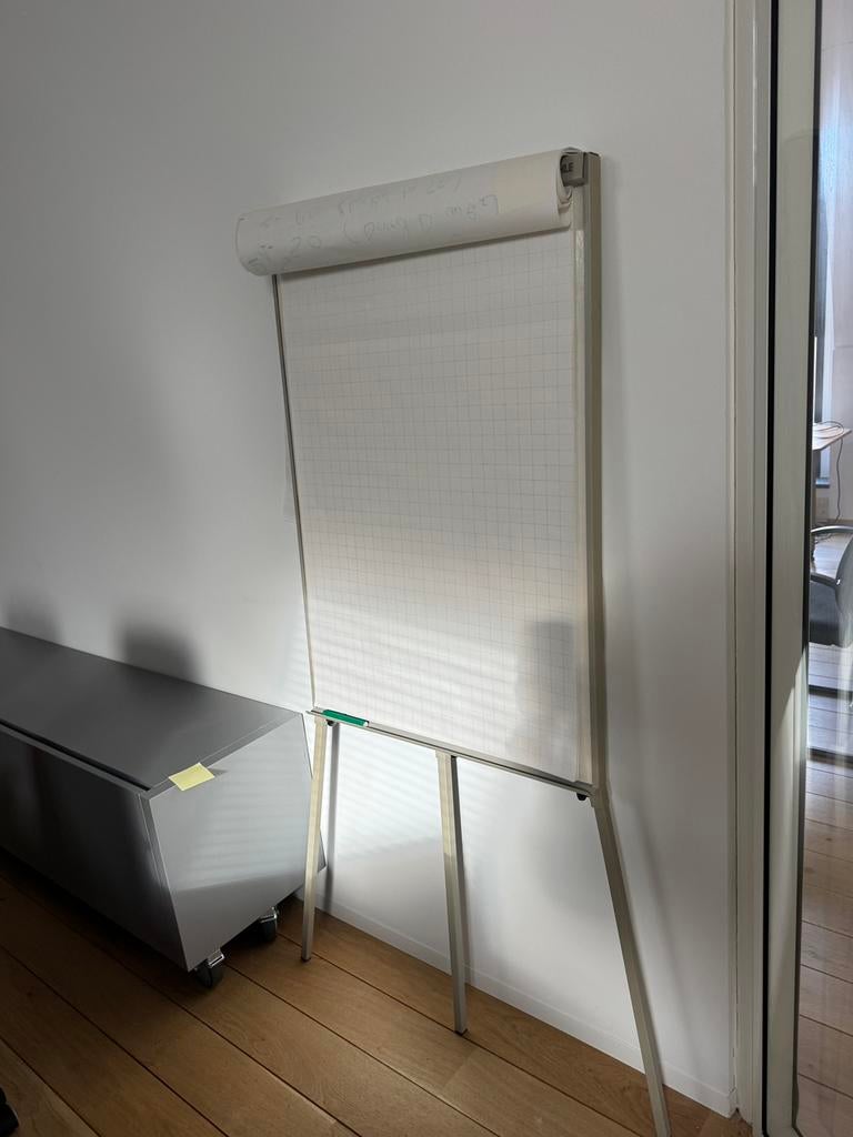 Flipchart / Presentation Board, Divers, Accessoires de bureau, Utilisé, Enlèvement