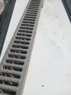 caniveaux avec grilles galva.  Type ACO  10315., Bricolage & Construction, 80 mm ou plus, 2 à 4 mètres, Comme neuf, Enlèvement