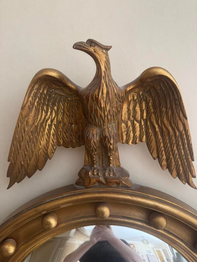 Superbe miroir convexe doré à la feuille avec aigle, Antiquités & Art, Enlèvement, Rond, 50 à 100 cm, Moins de 100 cm