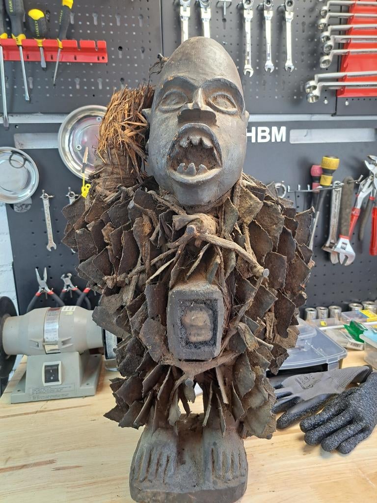 Fetish spijker beeld Congo., Antiek en Kunst, Ophalen of Verzenden