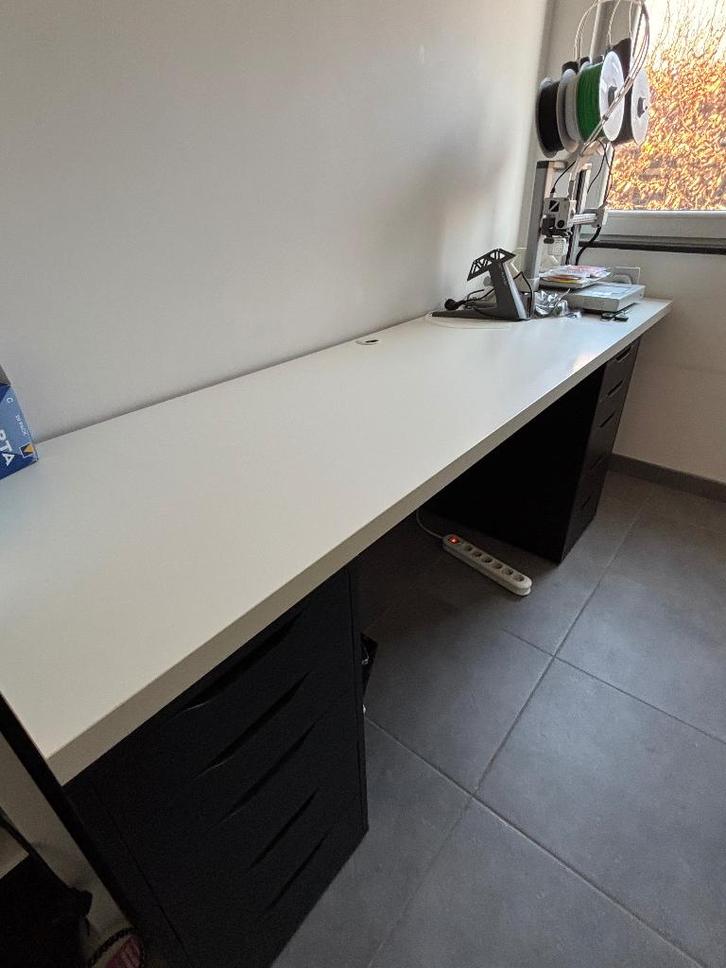 Bureau blanc/noir sur meubles ALEX IKEA, Maison & Meubles, Bureaux, Utilisé, Bureau, Enlèvement