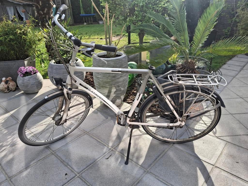 Fiets batavus groot kader 61, wiel defect, Ophalen, Batavus