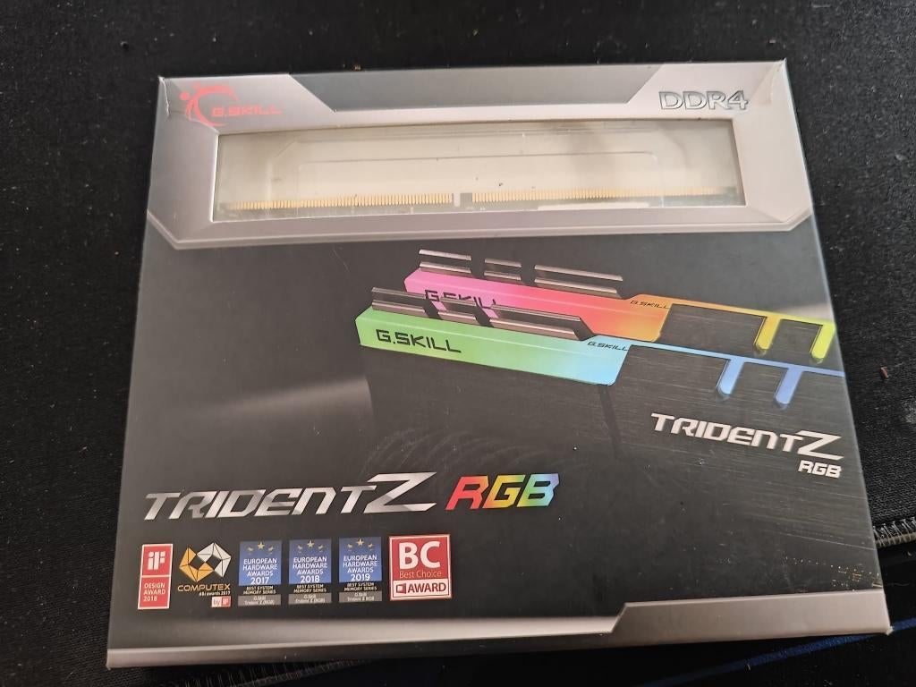 G.Skill Trident Z RGB 32 Go (2 x 16 Go) DDR4 4600 MHz CL20, Computers en Software, RAM geheugen, 32 GB, DDR4, Ophalen of Verzenden
