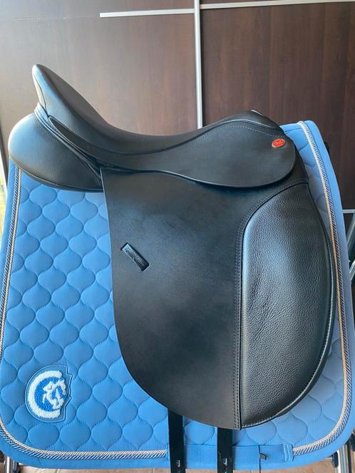Dressuurzadel Kent en Masters 17,5 inch, Dieren en Toebehoren, Paarden en Pony's | Zadels, Ophalen of Verzenden