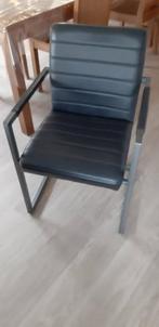 2 comfortabele stoelen, Huis en Inrichting, Stoelen, Ophalen, Zo goed als nieuw, Grijs, Metaal