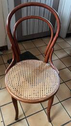 Chaises Thonet, Enlèvement