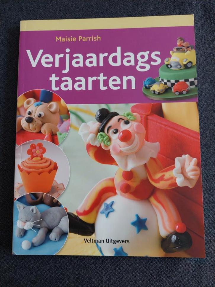 Verjaardagstaarten, Hobby en Vrije tijd, Taarten en Cupcakes maken, Nieuw, Boek of Tijdschrift, Taarten of Cupcakes, Ophalen of Verzenden