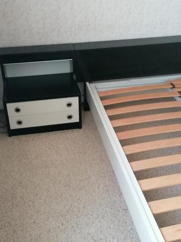 Tweepersoonsbed beschikbaar voor biedingen