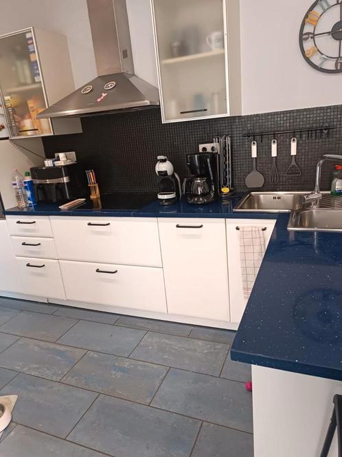 Wit uitgeruste keuken + apparatuur te koop, Huis en Inrichting, Keuken | Complete keukens, Gebruikt, Hoekkeuken, Wit, Graniet of Steen