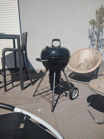 Napoléon barbecue neuf 99€ plus d' infos au 0497571360  beschikbaar voor biedingen
