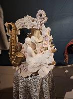 koppeltje witte duiven en lot van 20 kleine bisquit beeldjes, Ophalen, Gebruikt