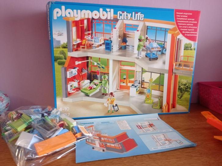 Playmobil City Life Groot ziekenhuis met inrichting – 70190, Kinderen en Baby's, Speelgoed | Playmobil, Zo goed als nieuw, Complete set