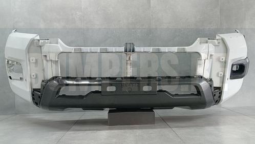 Bumper TOYOTA HILUX 8 FACELIFT INVINCIBLE 19- 52410-YP020 Vo, Auto-onderdelen, Carrosserie, Bumper, Voor, Gebruikt, 6 maanden garantie