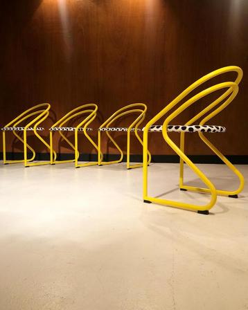 4 vintage stoelen rond 1980, perfecte staat  beschikbaar voor biedingen
