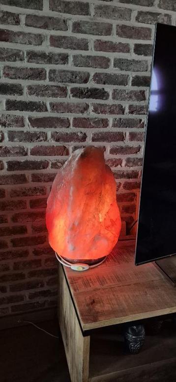 Warme sfeerlamp van natuurzout – topstaat beschikbaar voor biedingen