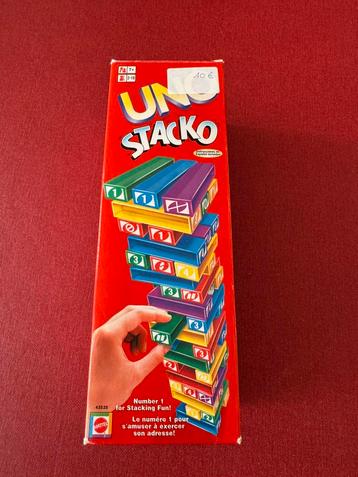 Uno Stacko - gezelschapsspel  beschikbaar voor biedingen