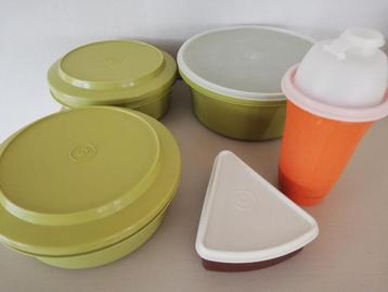 3 dozen,shaker van Tupperware samen 12€