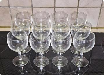 24 WITTE WIJNGLAZEN  beschikbaar voor biedingen