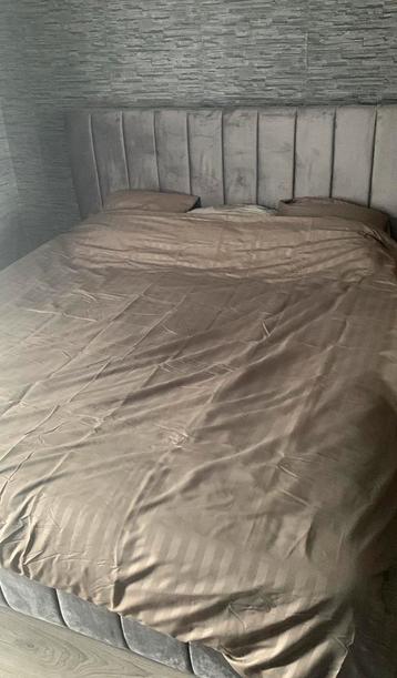 Bed 180cm met matras nieuw  beschikbaar voor biedingen
