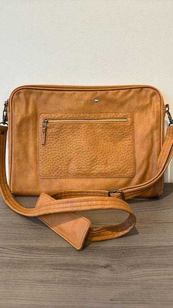 Golla air laptop tas 13 inch - leder  beschikbaar voor biedingen