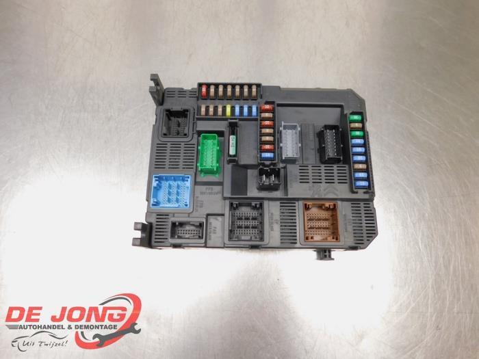Zekeringkast van een Peugeot 208, Auto-onderdelen, Elektronica en Kabels, Peugeot, Gebruikt, 3 maanden garantie, Ophalen of Verzenden