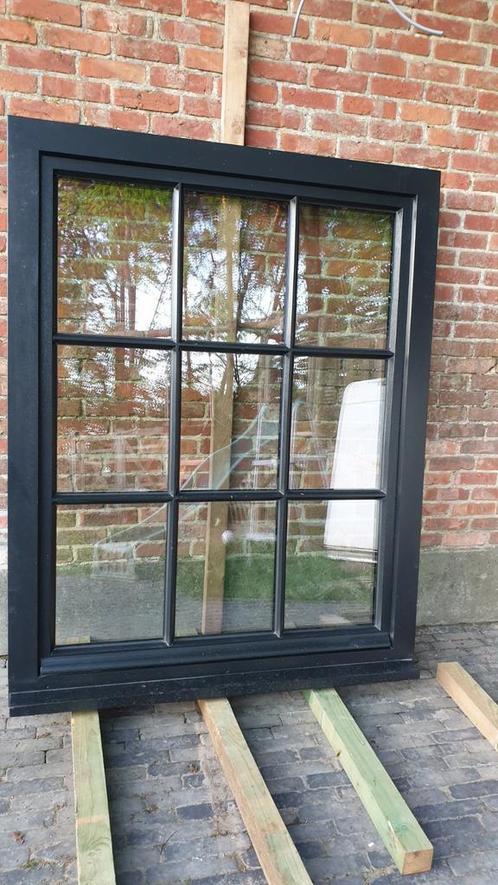 Zwart raam in hardhout / ongebruikt., Doe-het-zelf en Bouw, Raamkozijnen en Schuifdeuren, Nieuw, Raamkozijn, Hout, 150 tot 225 cm