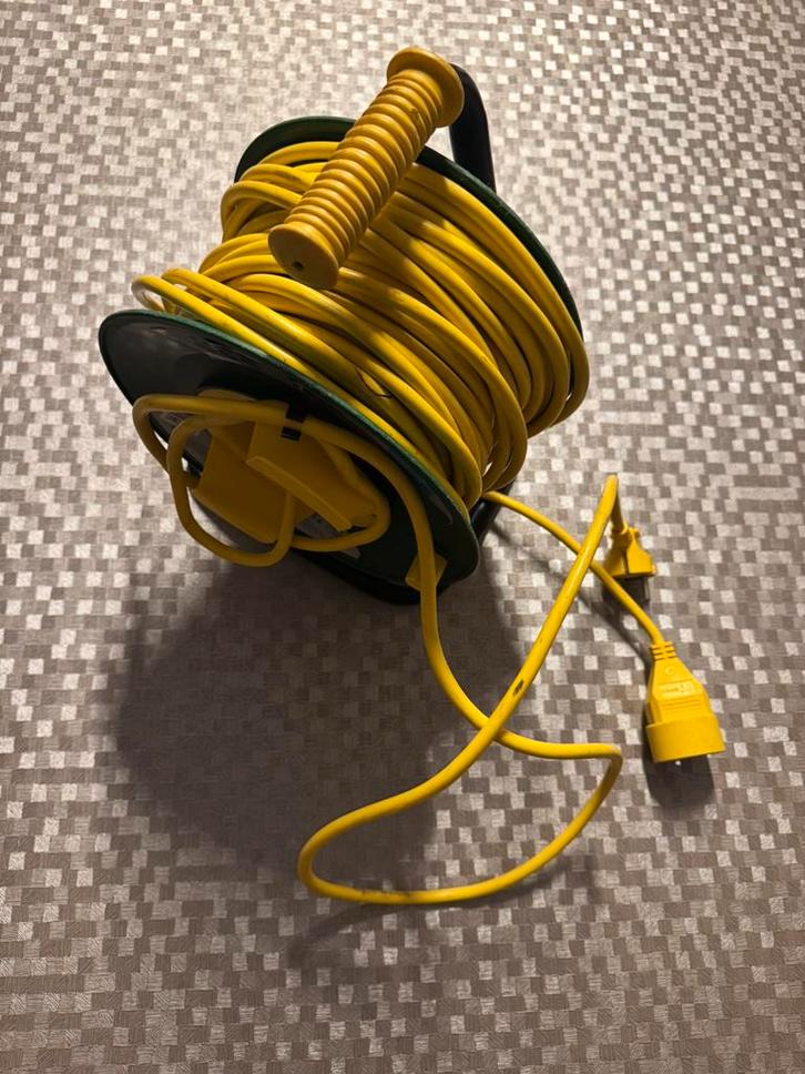 Profile kabelhaspel 25 meter – power waar jij het nodig hebt, Doe-het-zelf en Bouw, Elektriciteit en Kabels, Nieuw, Kabel of Snoer