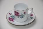 Romantisch gebloemd klein thee of koffie kopje met schotel, Gebruikt, Keramiek, Ophalen of Verzenden, Kop(pen) en/of Schotel(s)