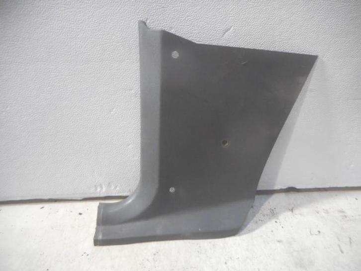 A STIJL BEKLEDING LINKS ONDER Ascona C (84 / 89) (90036981), Auto-onderdelen, Interieur en Bekleding, Opel, Gebruikt