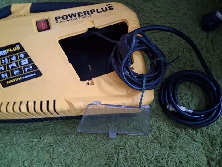 COMPRESSEURF 1100 W POWX1702 + ACCESSOIRES., Bricolage & Construction, Compresseurs, Neuf, 6 à 10 bars, 25 à 100 litres, Réduction de bruit