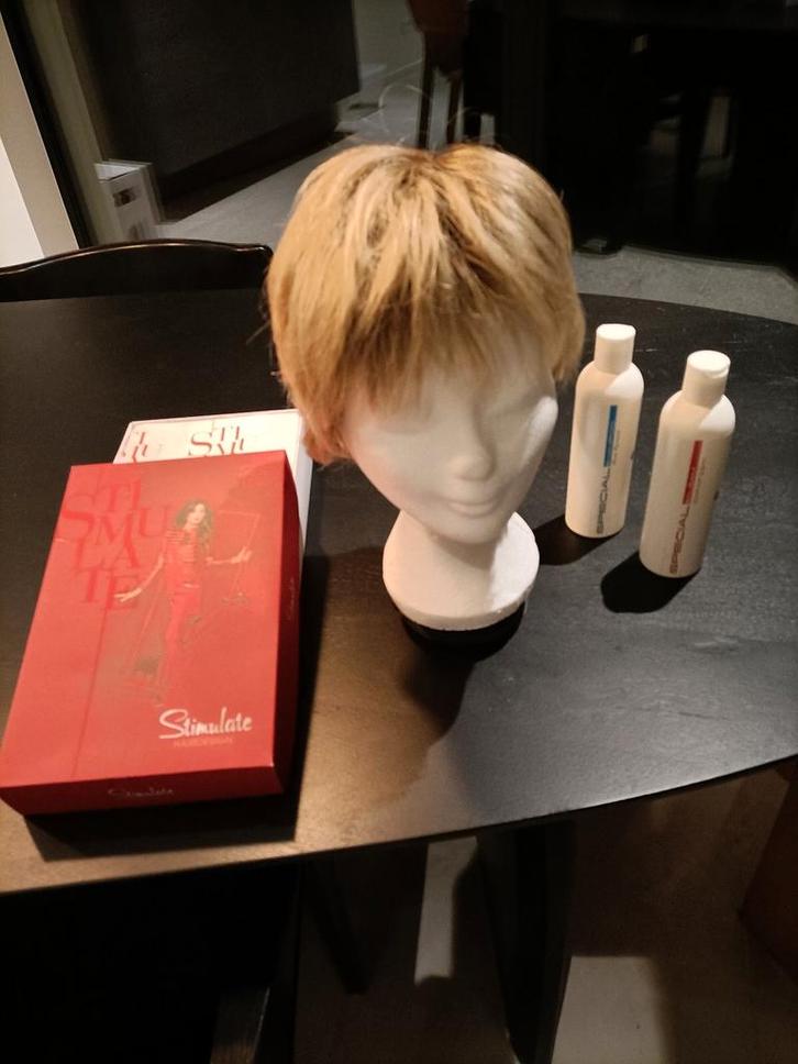 Pruik van echt haar. Een keer gedragen, Handtassen en Accessoires, Uiterlijk | Haarverzorging, Zo goed als nieuw, Ophalen of Verzenden