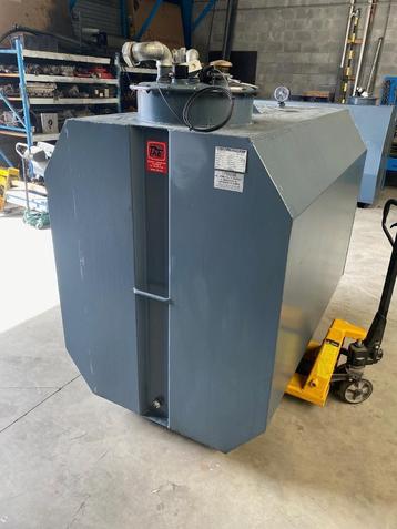 AFVAL OLIETANK 3000 LITER beschikbaar voor biedingen