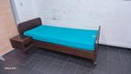 oud zeer stevig en stabiel houten bed compleet met bedbodem, Ophalen of Verzenden, Zo goed als nieuw, Hout