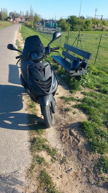 Piaggio zip a klasse  50km, Fietsen en Brommers, Scooters | Piaggio, Ophalen of Verzenden