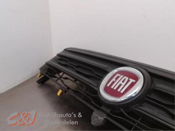Grille van een Fiat Talento beschikbaar voor biedingen
