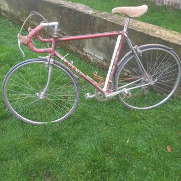 Koersfiets Olmo beschikbaar voor biedingen