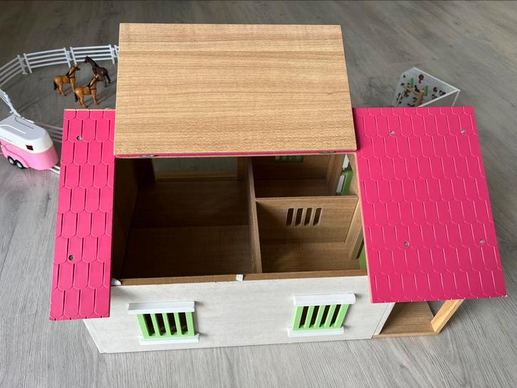 Houten paardenstal, Kinderen en Baby's, Speelgoed | Houten speelgoed, Zo goed als nieuw, Ophalen