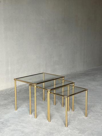 Vintage Italiaanse gouden bijzettafels, set van 3 beschikbaar voor biedingen