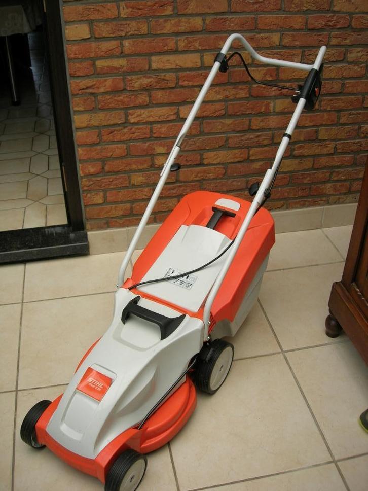 ELECTRISCHE GRASMAAIER  STHIL RME 235, Tuin en Terras, Grasmaaiers, Gebruikt, Elektrische grasmaaier, 30 t/m 39 cm, Opvangbak
