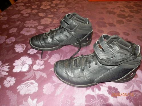 (29) -basket femme p.37 noire - domyos -, Kleding | Dames, Schoenen, Zo goed als nieuw, Sneakers, Zwart, Ophalen of Verzenden