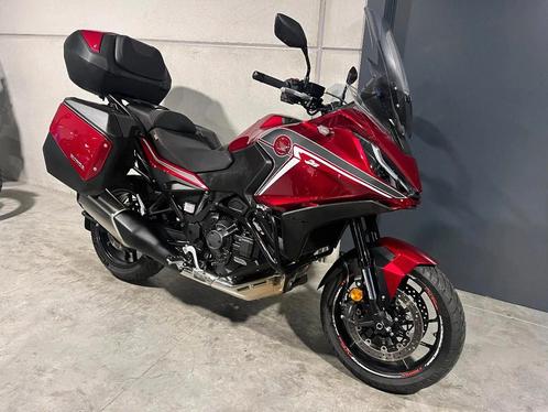 Honda NT1100 DCT met veel opties (bj 2024), Motoren, Motoren | Honda, Bedrijf, Toermotor, meer dan 35 kW