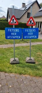 verkeer signalisatie 2st, Doe-het-zelf en Bouw, Overige Doe-Het-Zelf en Bouw, Ophalen, Zo goed als nieuw