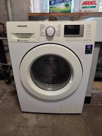 Wasmachine beschikbaar voor biedingen