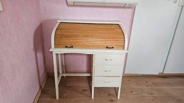 Secrétaire blanc et naturel à rafraîchir. beschikbaar voor biedingen