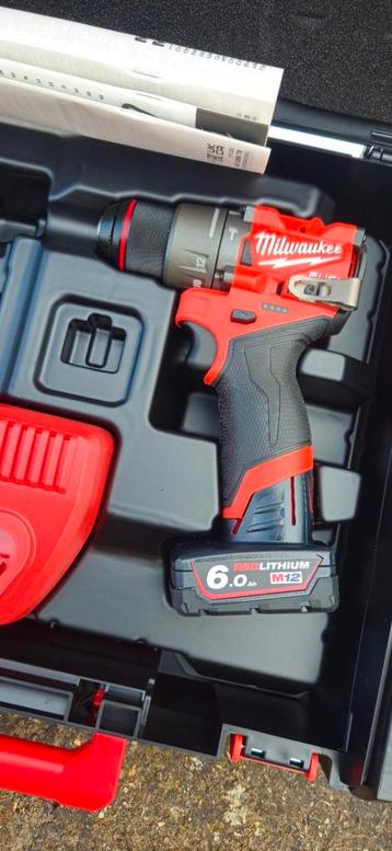 milwaukee boormachine 12v 6.0ah beschikbaar voor biedingen